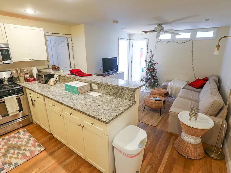 56 Egmont St #6 — Photo 2