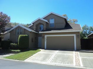 2413 Fallwater Ln, Carmichael, CA 95608