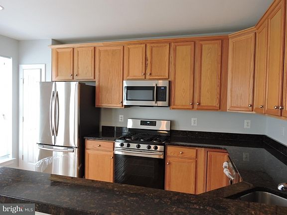 3rd image of 21828 Ladyslipper Sq