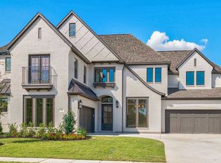 716 Bear Creek Dr, Hurst, TX 76054