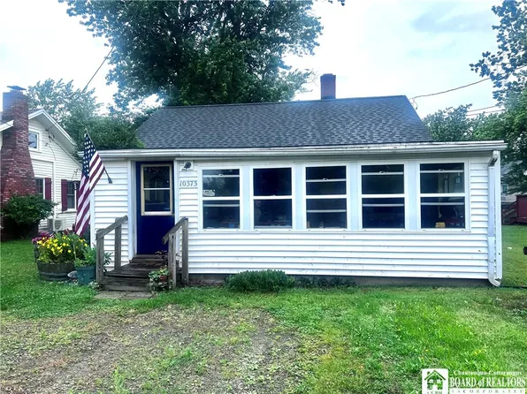 10373 Park Avenue Blvd, Van Buren Pt, NY 14166