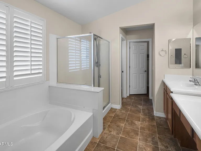 2501 S 255th Dr — Photo 16