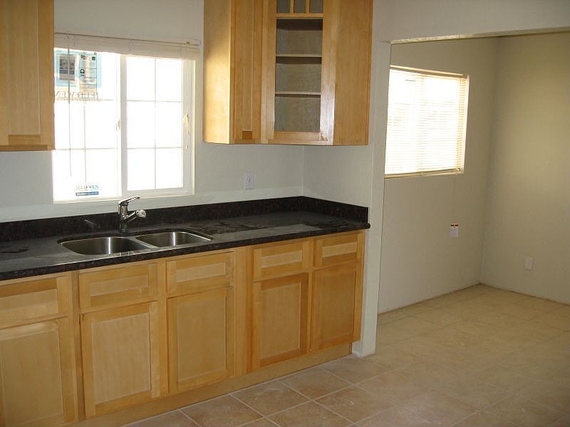 granite countertops kitchen