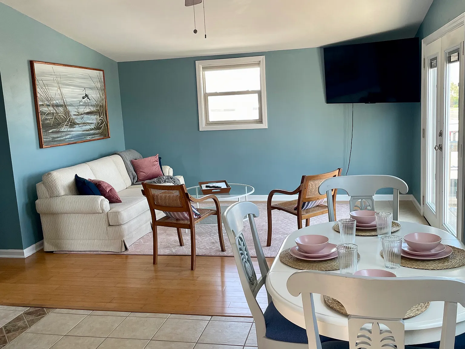2 bed, 850 sqft, $3,000 — Photo 2