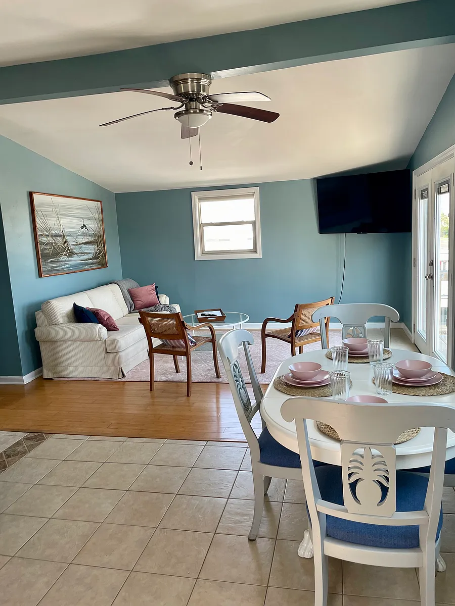 Dining and living space - 2991 S Fletcher Ave