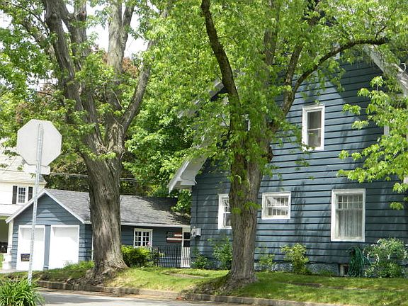 2nd image of 25 Coolidge Ave