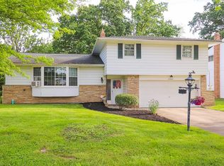28040 Terrace Dr, North Olmsted, OH 44070