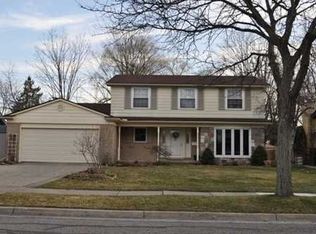 3268 Bluett Dr, Ann Arbor, MI 48105