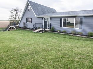 1042 290th St, Viola, IL 61486