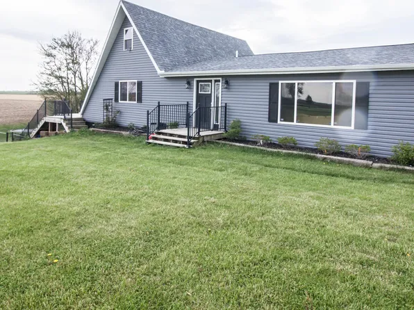 1042 290th St, Viola, IL 61486