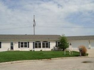 1926 Bluebird Dr, Galesburg, IL 61401