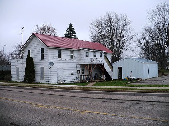 2nd image of 206 N Main St
