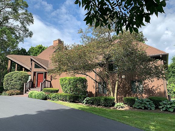 4th image of 22654 N Rebecca Ln