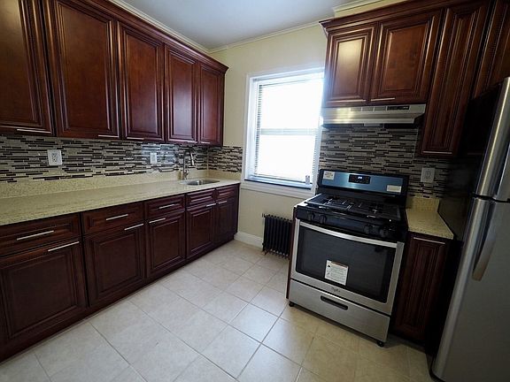2nd image of 25-45 18th St #2V