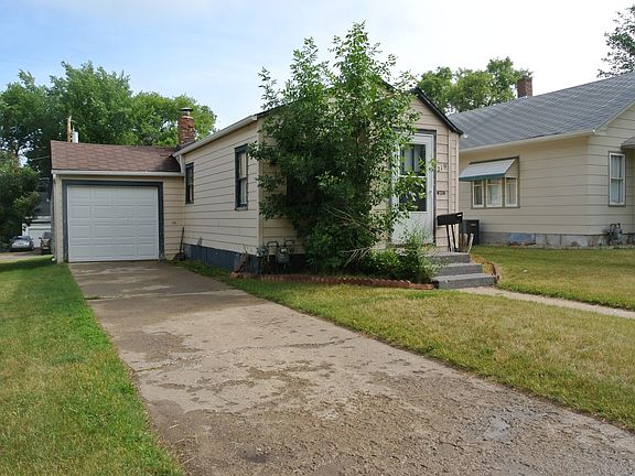 2nd image of 219 13th Ave SE