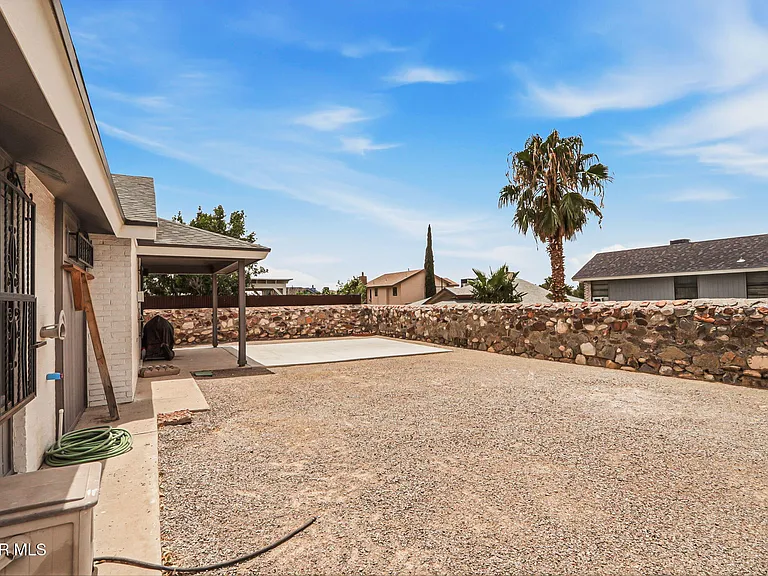 1117 Sun Shadow Dr — Photo 42