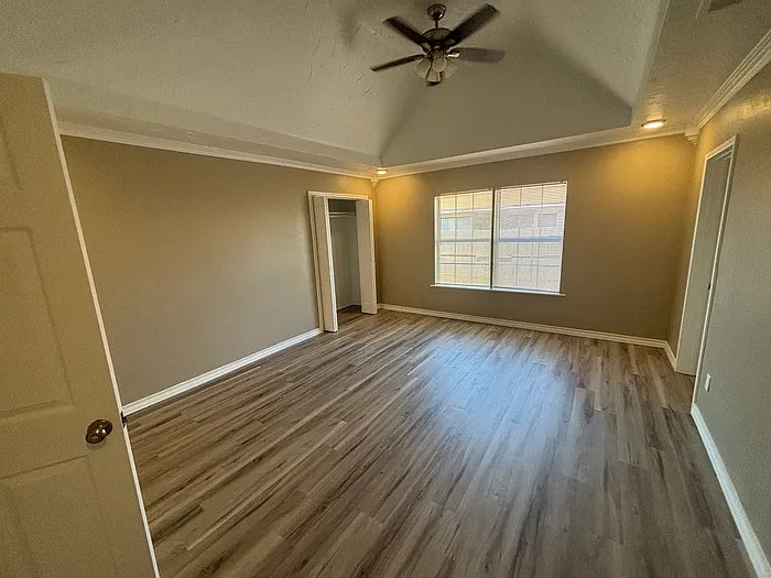 909 College Ave — Photo 26