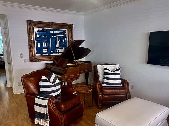 4th image of 114 Merrimack Way