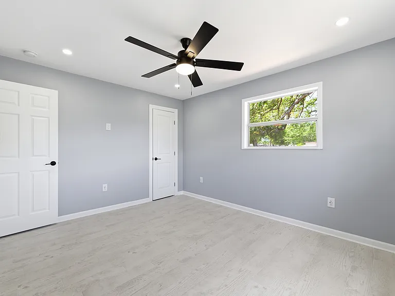 Bedroom 1 - Alternate angle