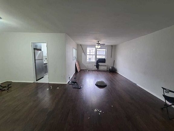 5th image of 1740 E 12th St #D11