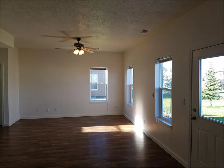402 Par Ave — Photo 17