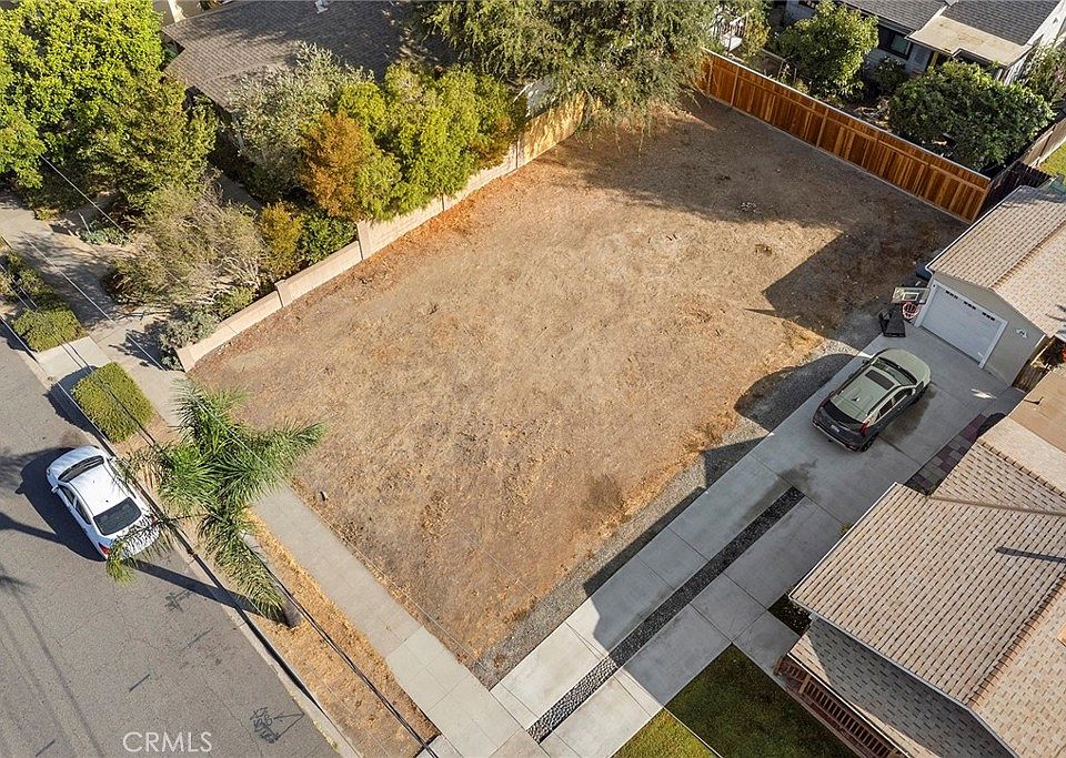 1st image of 323 E River Ave #3