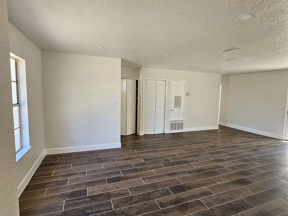 1st image of 3522 Crestmont Dr