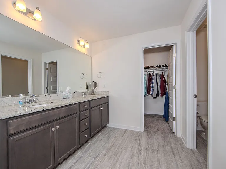 11913 James Overlook Ct — Photo 24