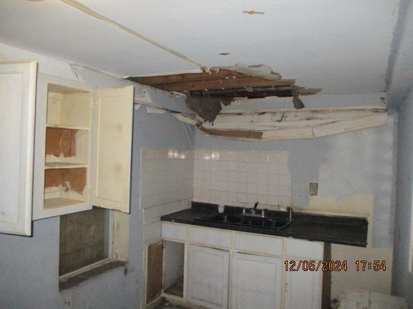 chicago-illinois-2066335347 picture