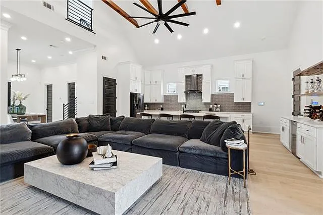 13 Cocos St — Photo 4