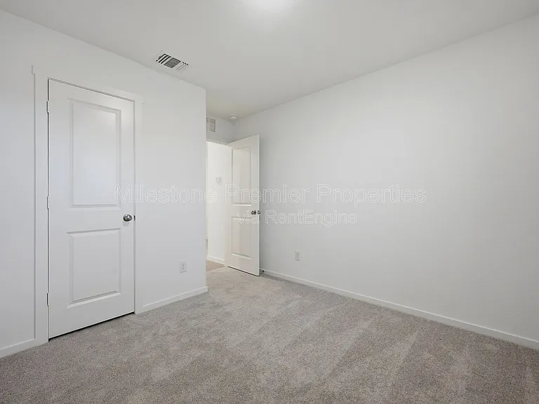 209 Cattail Ln — Photo 15