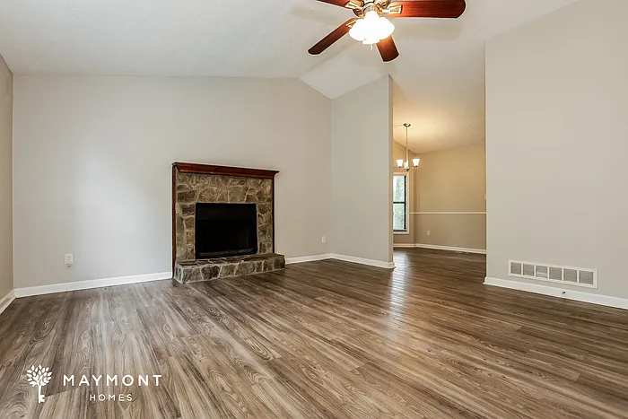 7660 Mountain Creek Way — Photo 5