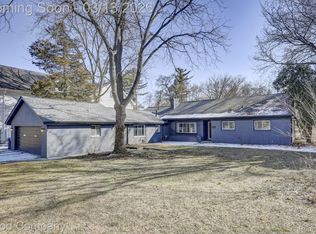 4896 Chicago Rd, Warren, MI 48092