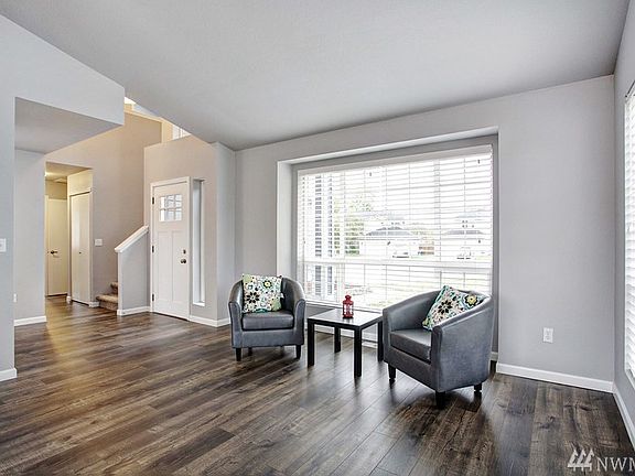 5th image of 4030 219th St E
