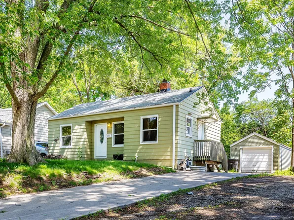2421 Adams Ave, Des Moines, IA 50310