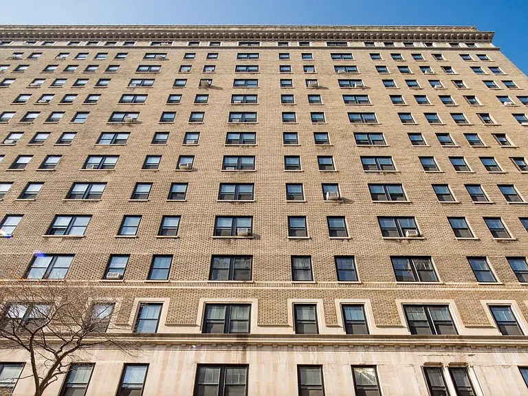 Embassy Apartments — Photo 2