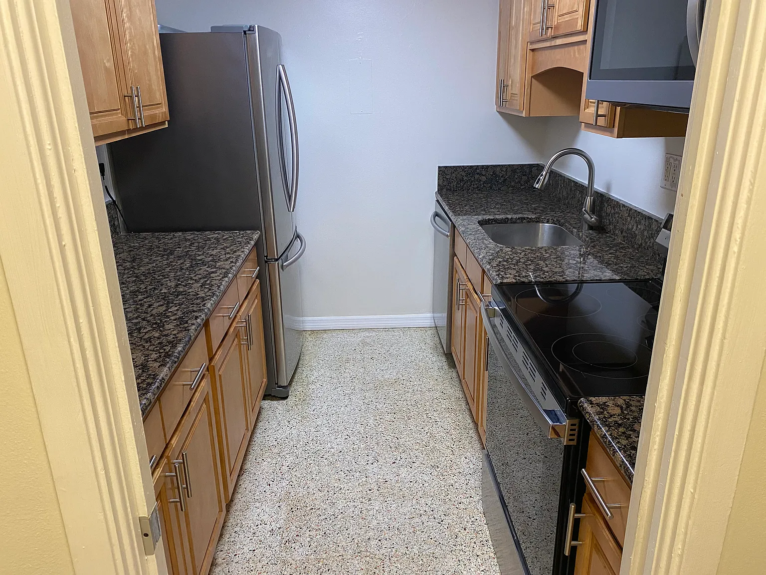 1 bed, 614 sqft, $1,350 — Photo 4