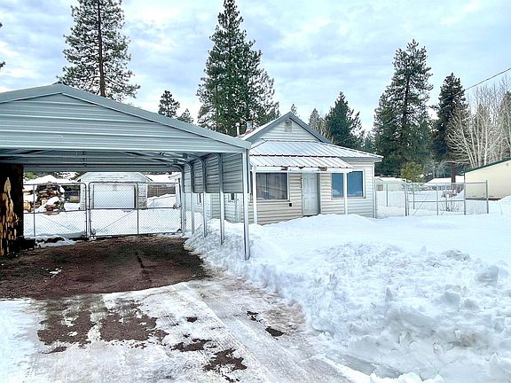 2nd image of 463965 Parkwood Dr
