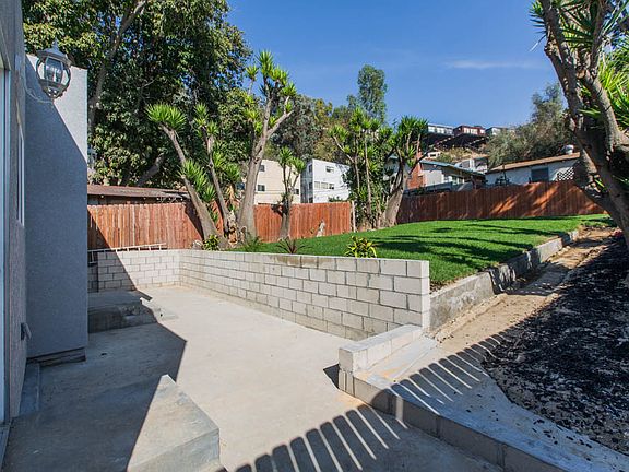 4th image of 3556 Sierra St