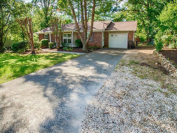 3rd image of 11109 Hughlan Dr