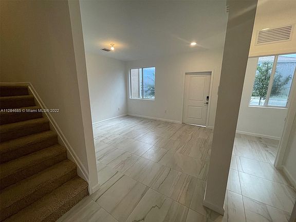 4th image of 1021 SE 24th Ter #1021