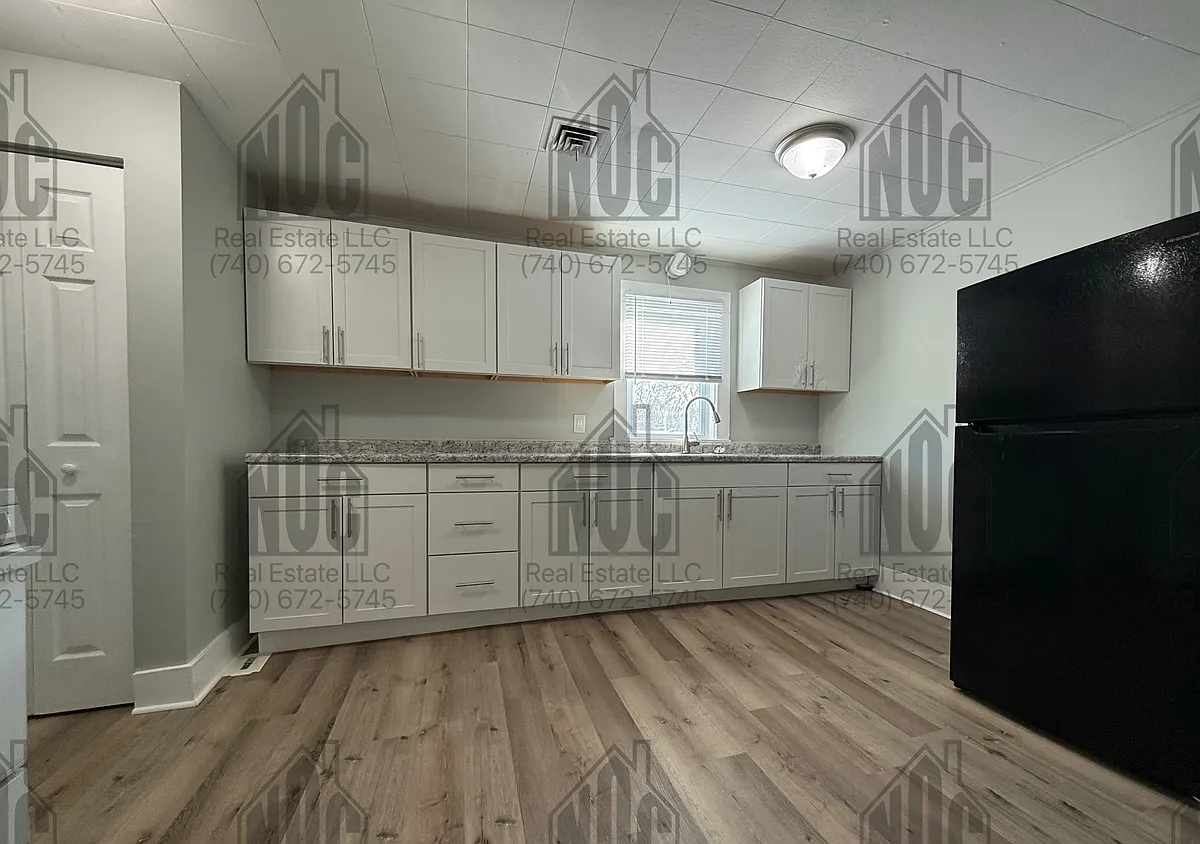 Building Photo - 1236 1/2 E Locust St