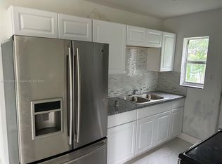 3910 SW 25th St, Hollywood, FL 33023