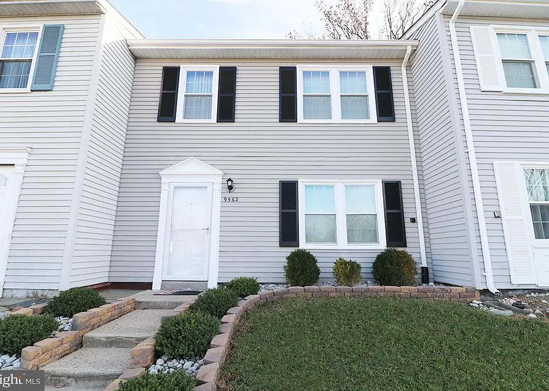 3 bed, 1320 sqft, $2,750 — Photo 1