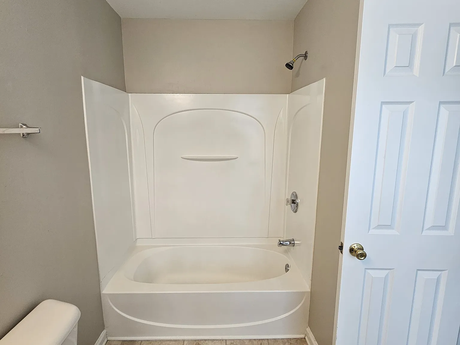 3 bed, 2.5 bath, 1780 sqft, $1,900 — Photo 4