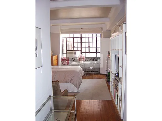 Sold by Aclawrence | media 13