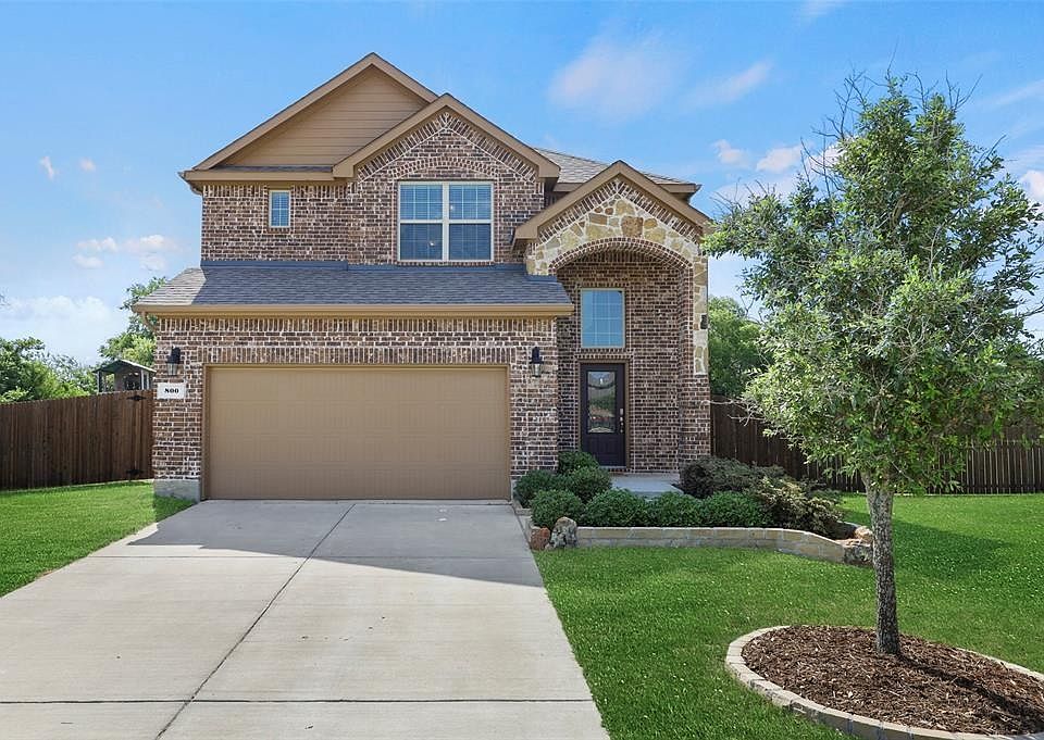 1st image of 800 Gray Fox Dr