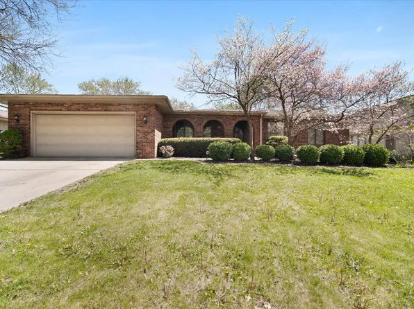 210 S Hershey Rd, Bloomington, IL 61704