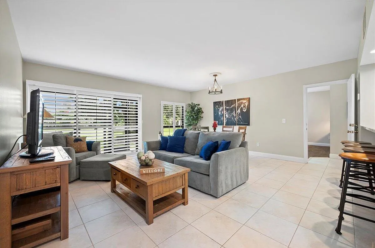 1 bed, 1.0 bath, 900 sqft, $5,000 — Photo 2