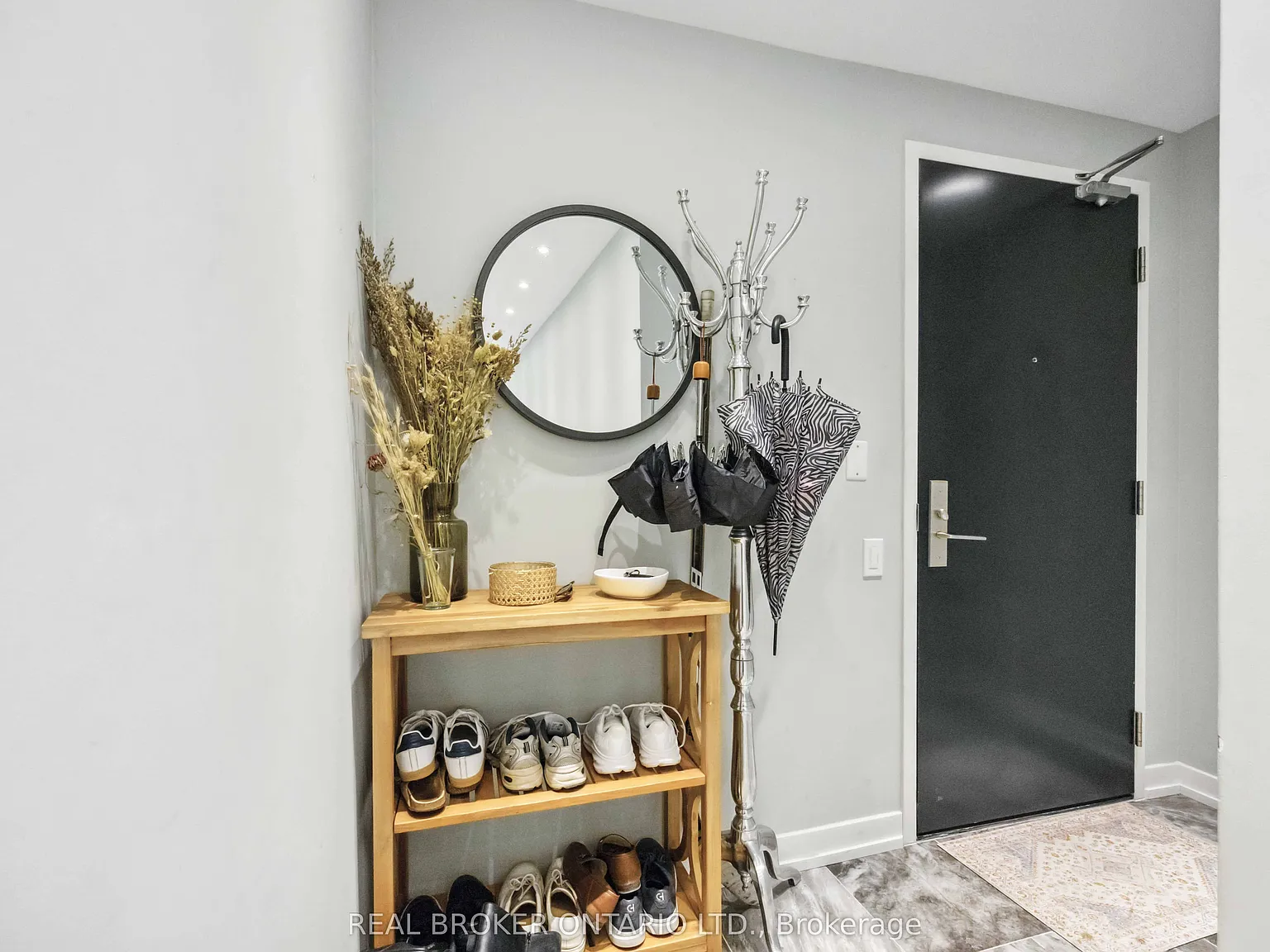 2 bed, $3,900 — Photo 1
